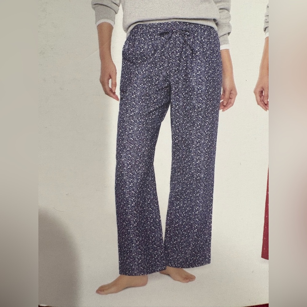 NWT! Gap flannel pajama pants- set of 2 - Picture 3 of 4